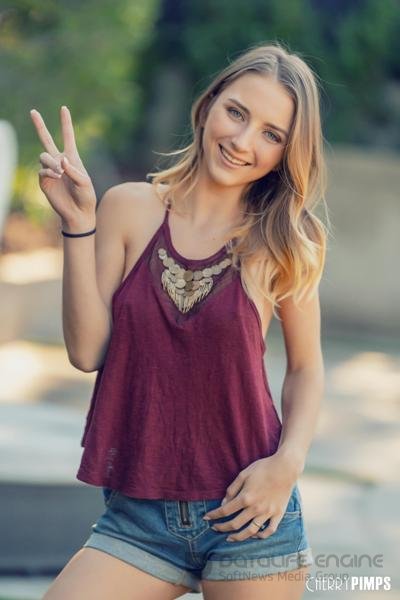 Macy Meadows - Innocent but Incredibly Sexy Macy FullHD 1080p